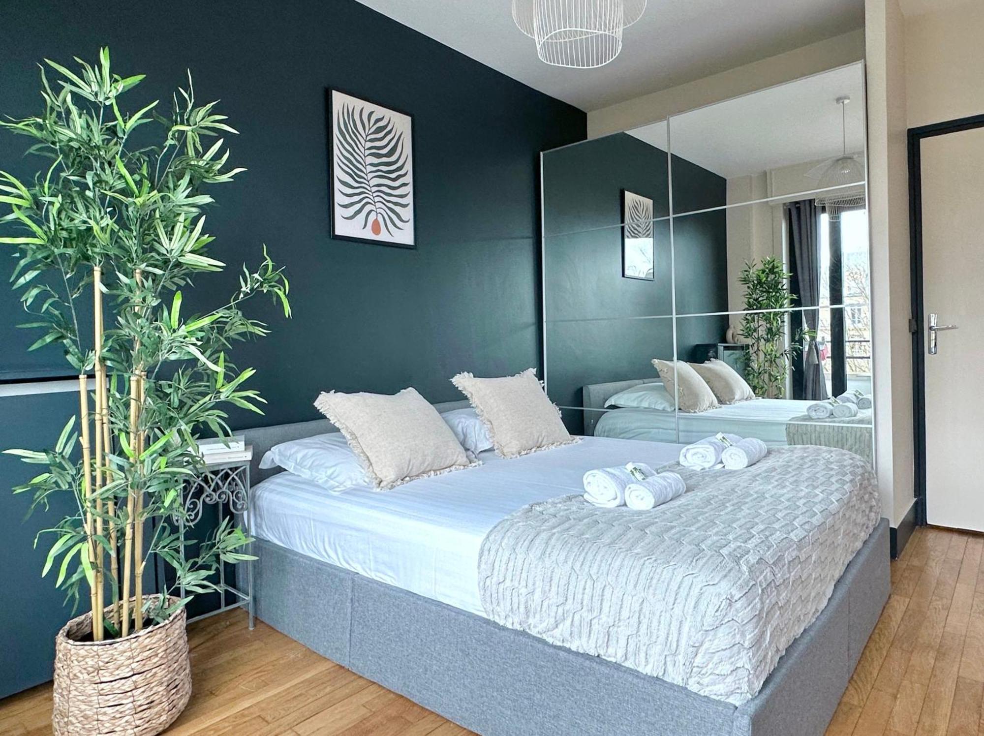 Stylish Apartment With A Balcony In Paris Exterior foto